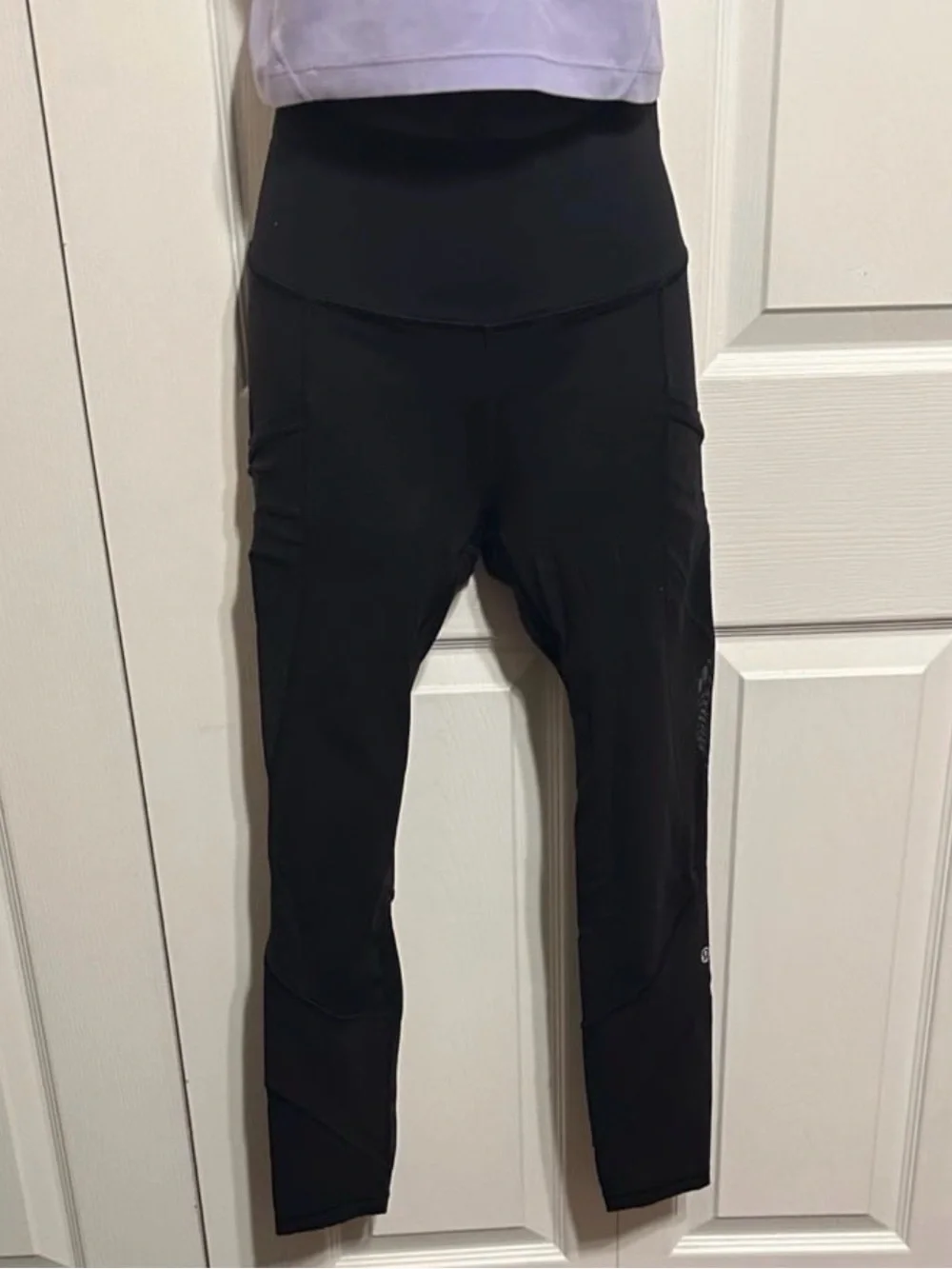 Lululemon |  Black High-Rise Athletic Leggings w/ Mesh Panels - Women’s 4